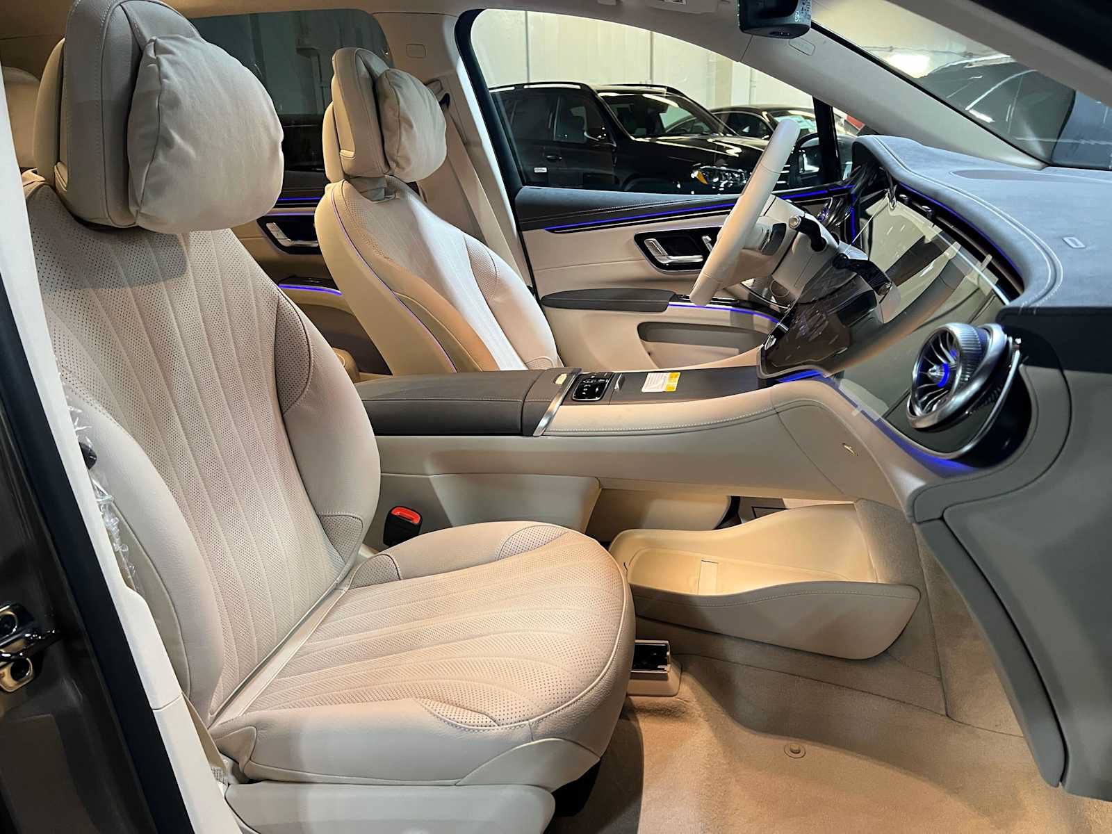 New 2026 Mercedes-Benz EQS 400 4MATIC SUV image 12