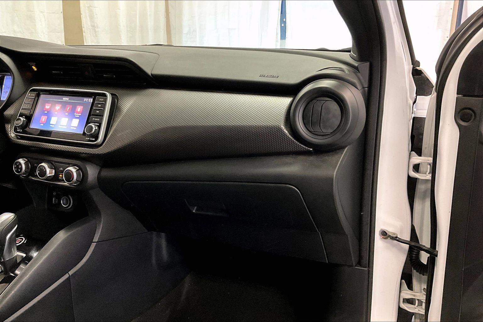 Used 2020 Nissan Kicks S image 15