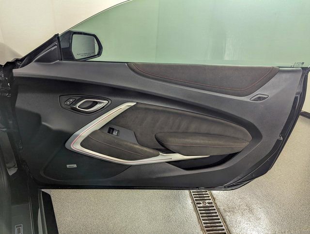 Used 2019 Chevrolet Camaro ZL1 RWD image 23