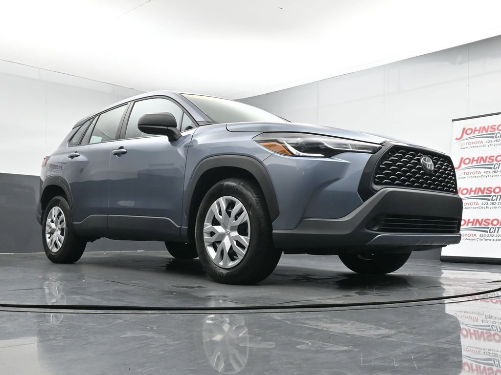 Used 2023 Toyota Corolla Cross L image 32