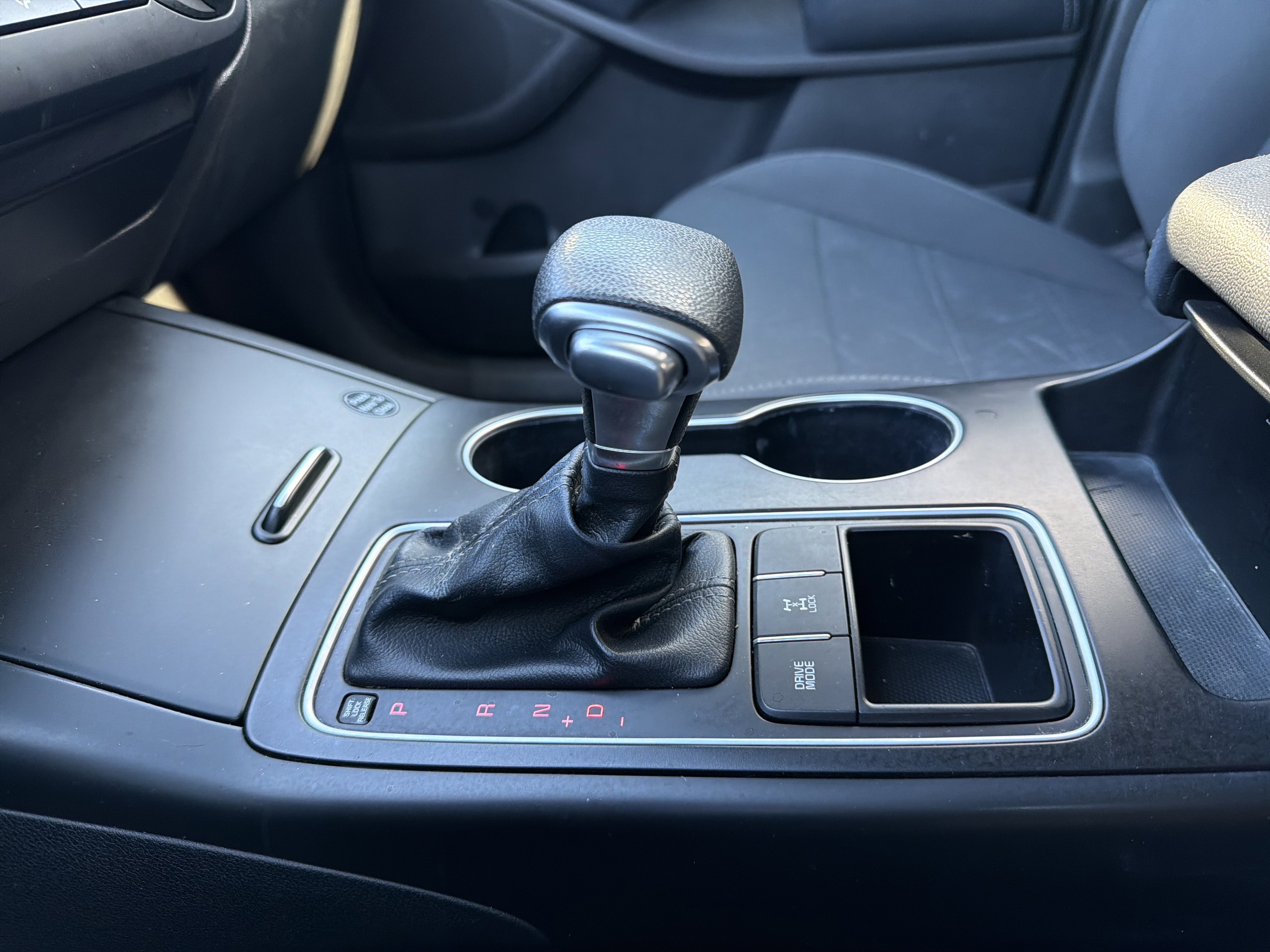 Used 2019 Kia Sorento LX image 22