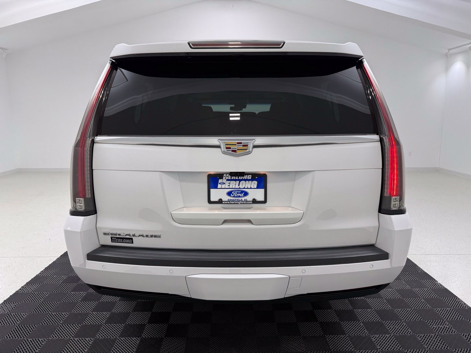 Used 2019 Cadillac Escalade ESV Luxury AWD/4WD image 6