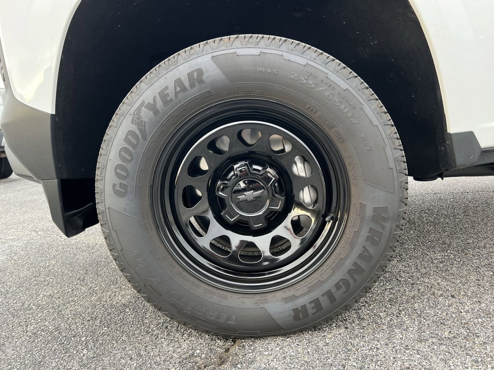 Used 2024 Chevrolet Colorado W/T image 12