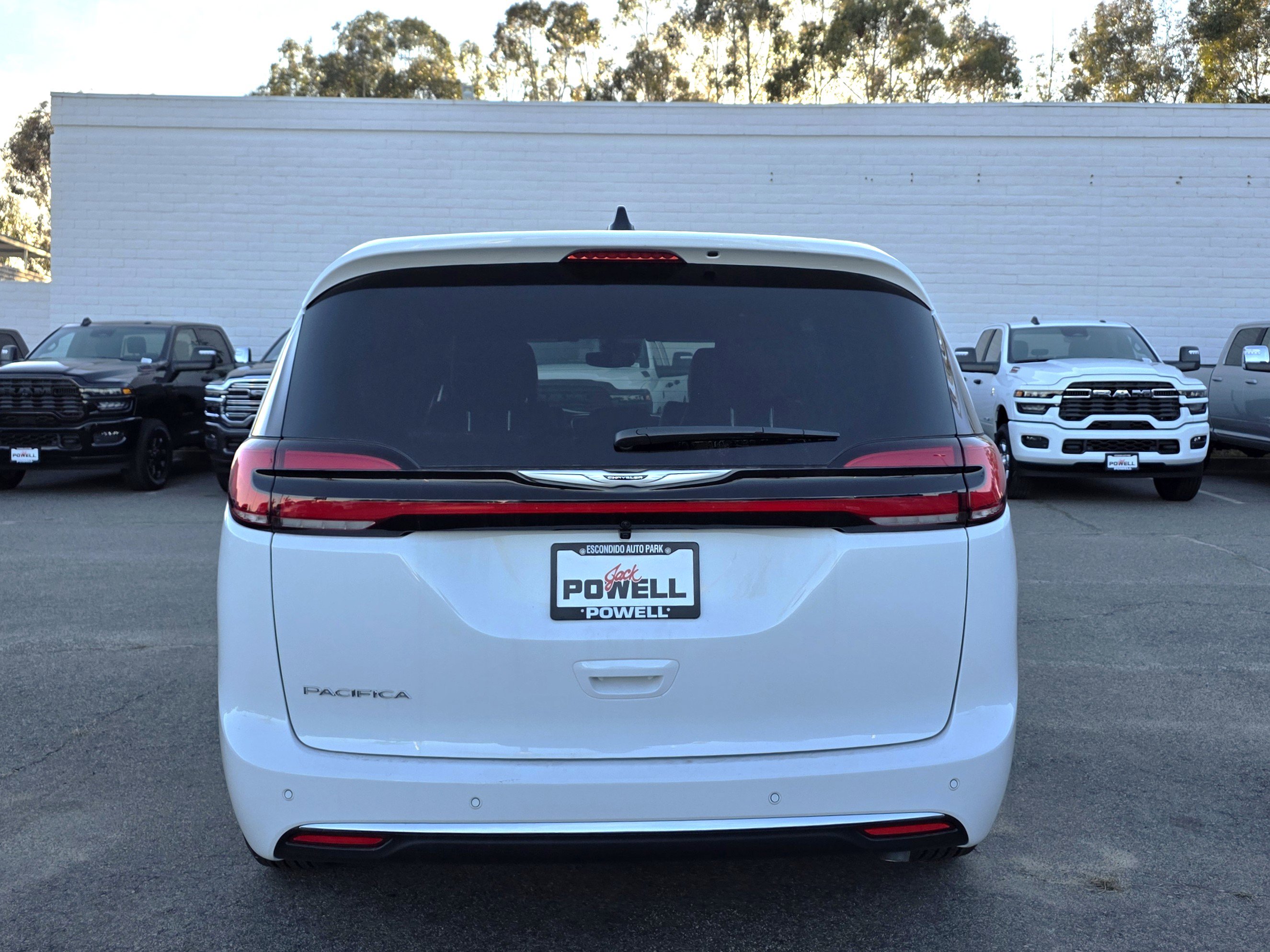 New 2026 Chrysler Pacifica Select image 4