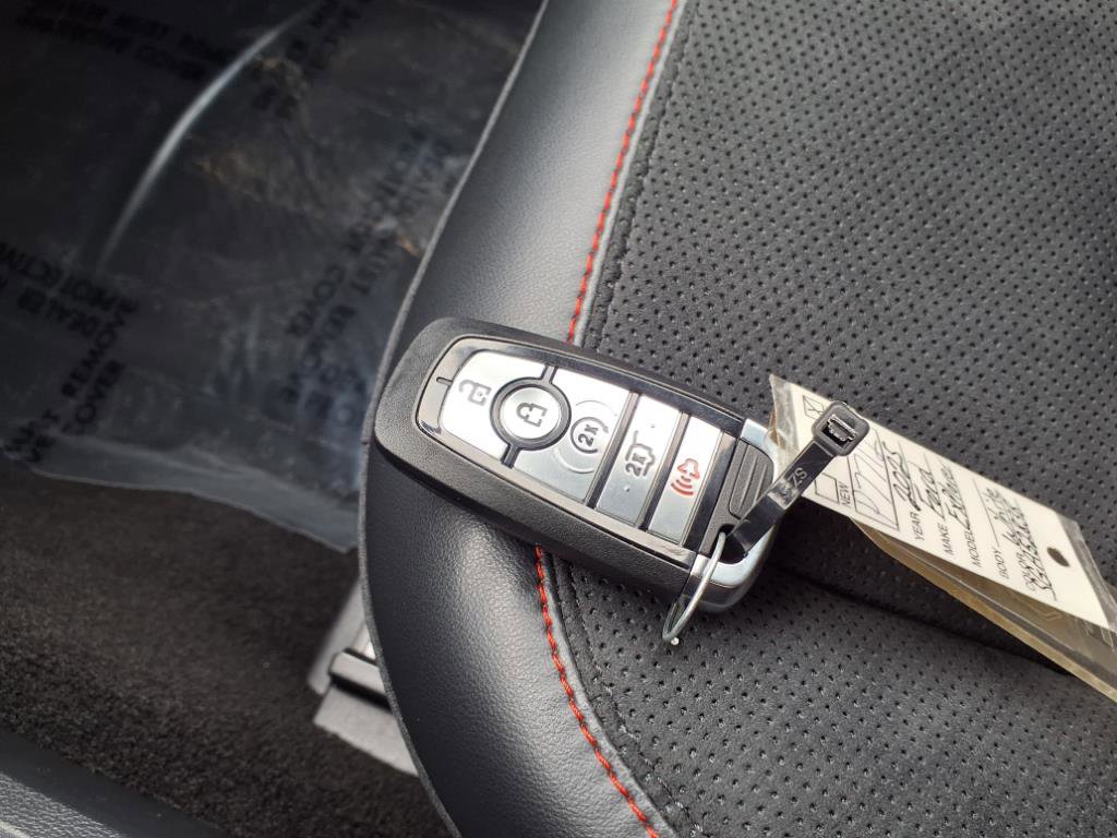 Used 2025 Ford Explorer ST image 16