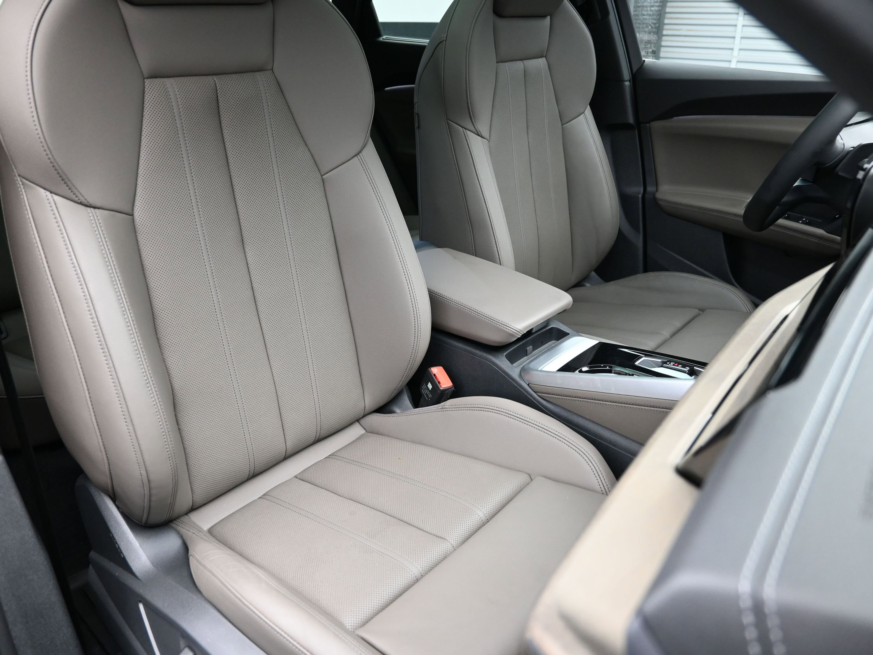 Used 2025 Audi Q5 Prestige image 43