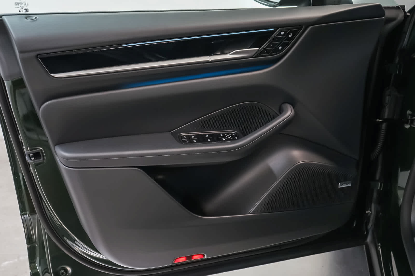 Certified 2026 Porsche Macan Electric RWD image 27