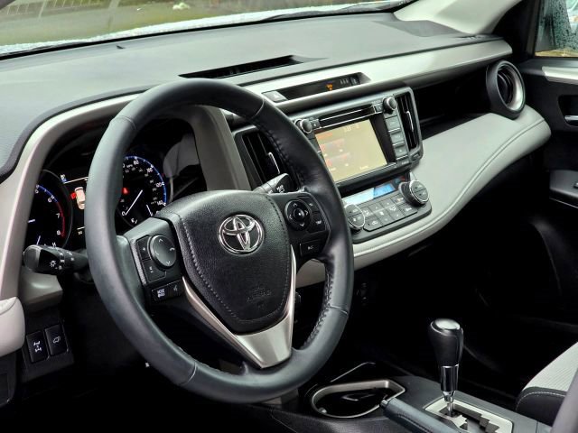 Used 2018 Toyota RAV4 XLE image 11