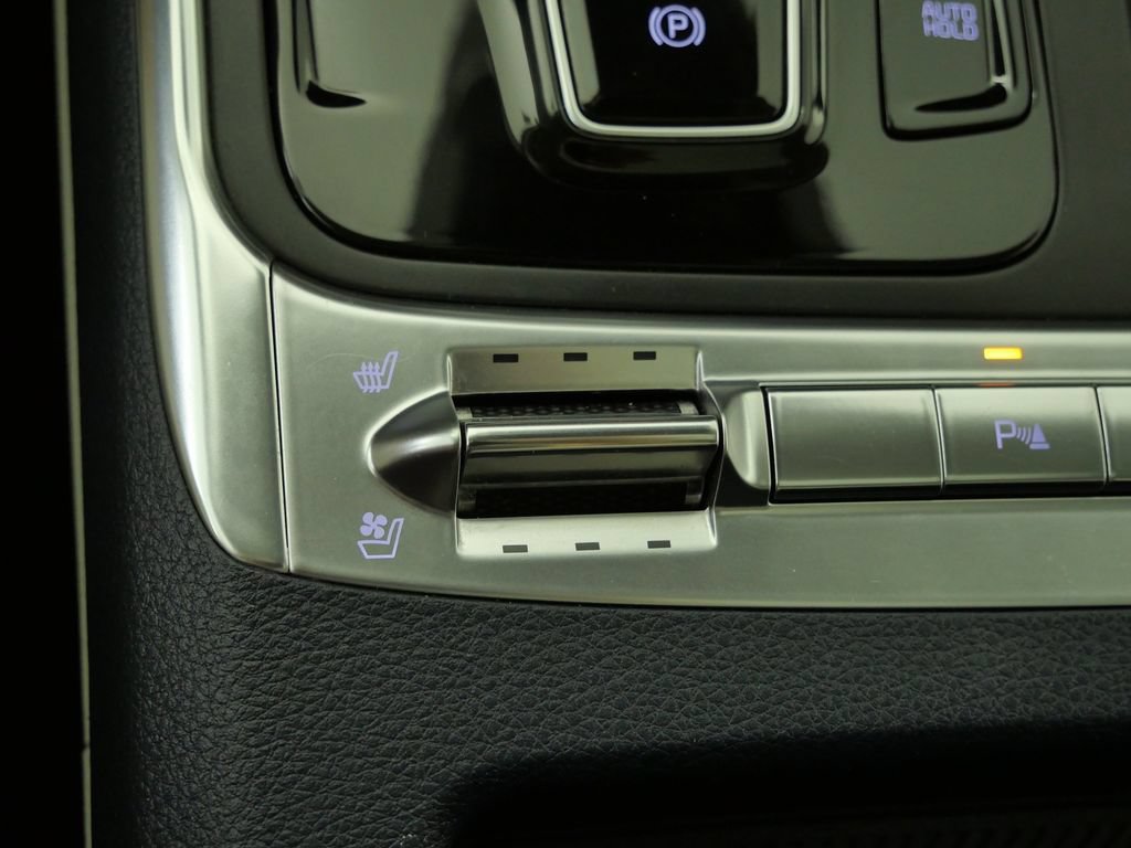 Used 2026 Kia Carnival SX FWD image 35
