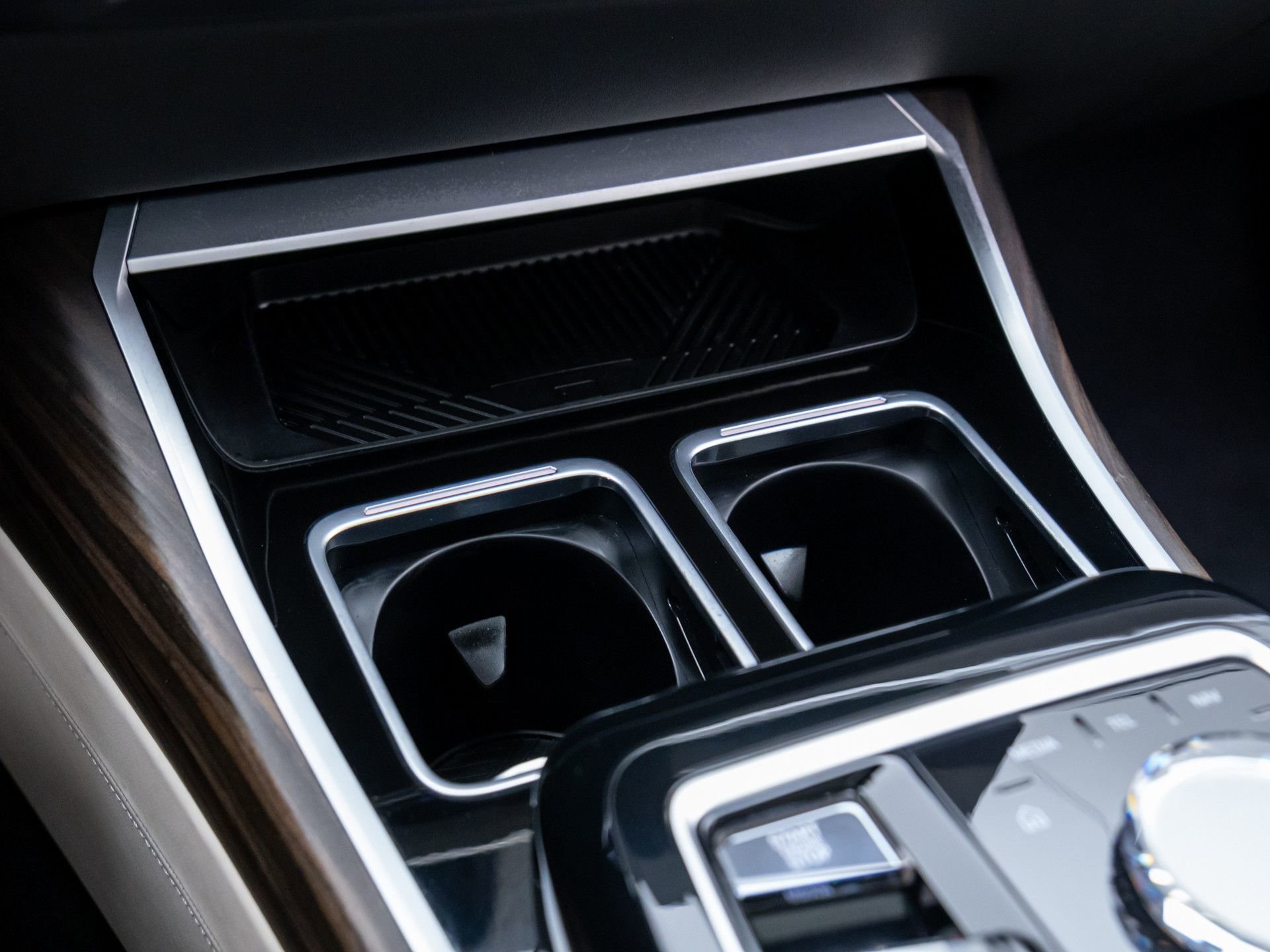 Certified 2024 BMW 760i xDrive image 30