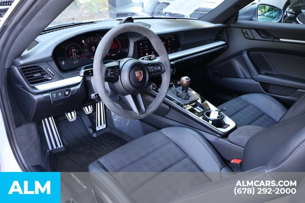 Used 2025 Porsche 911 Carrera T RWD image 11