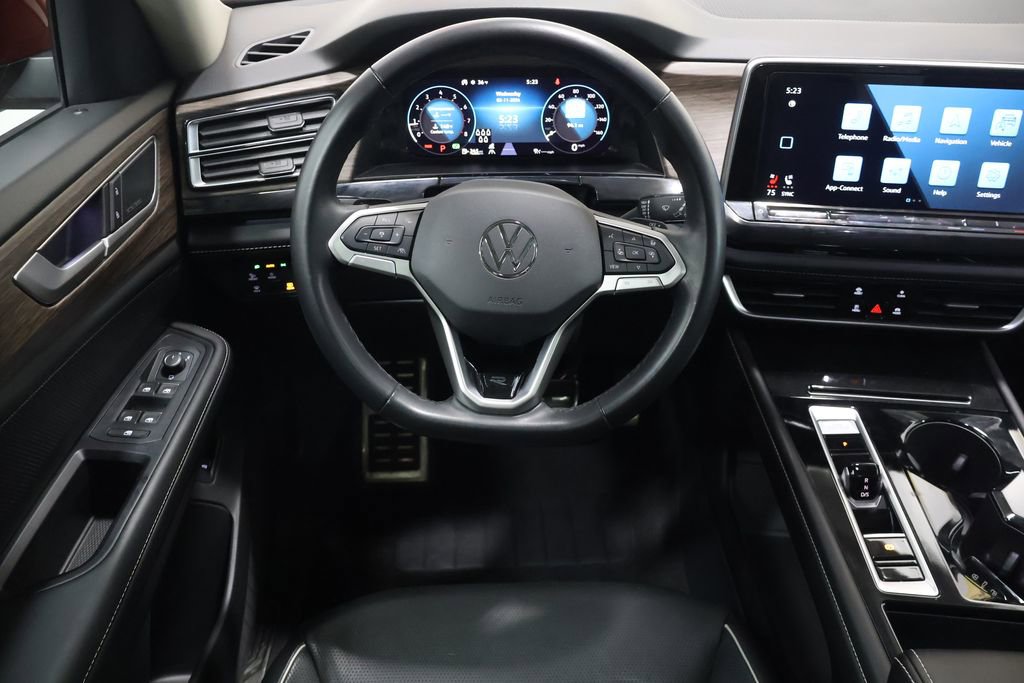 Used 2024 Volkswagen Atlas SEL Premium R-Line image 16