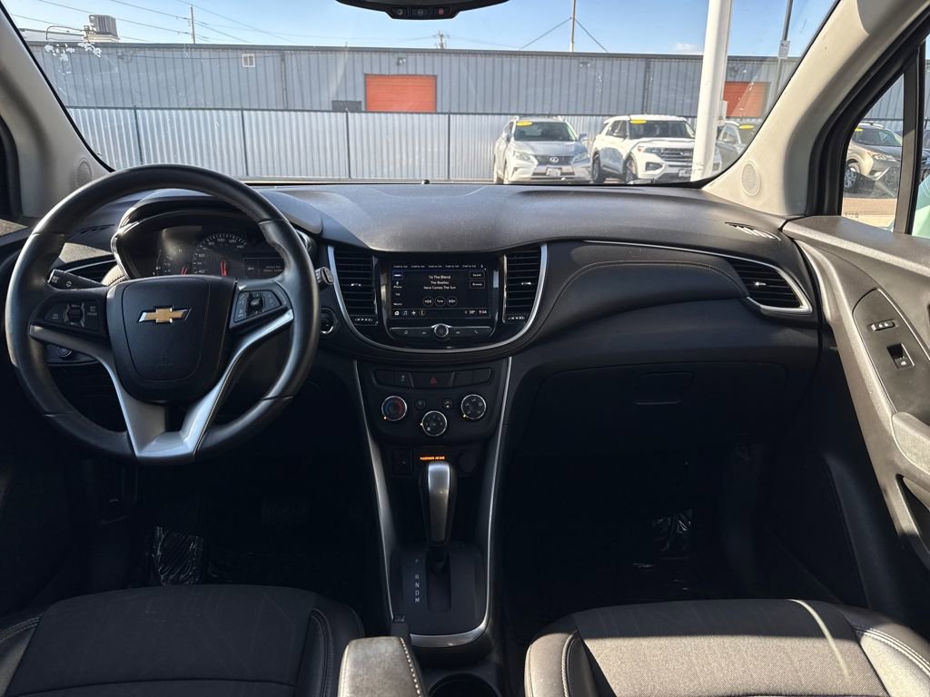 Used 2018 Chevrolet Trax LT w/ LT Convenience Package image 12