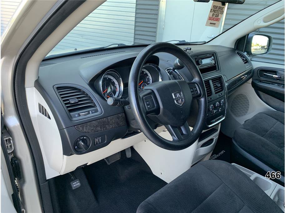 Used 2013 Dodge Grand Caravan SE FWD image 29