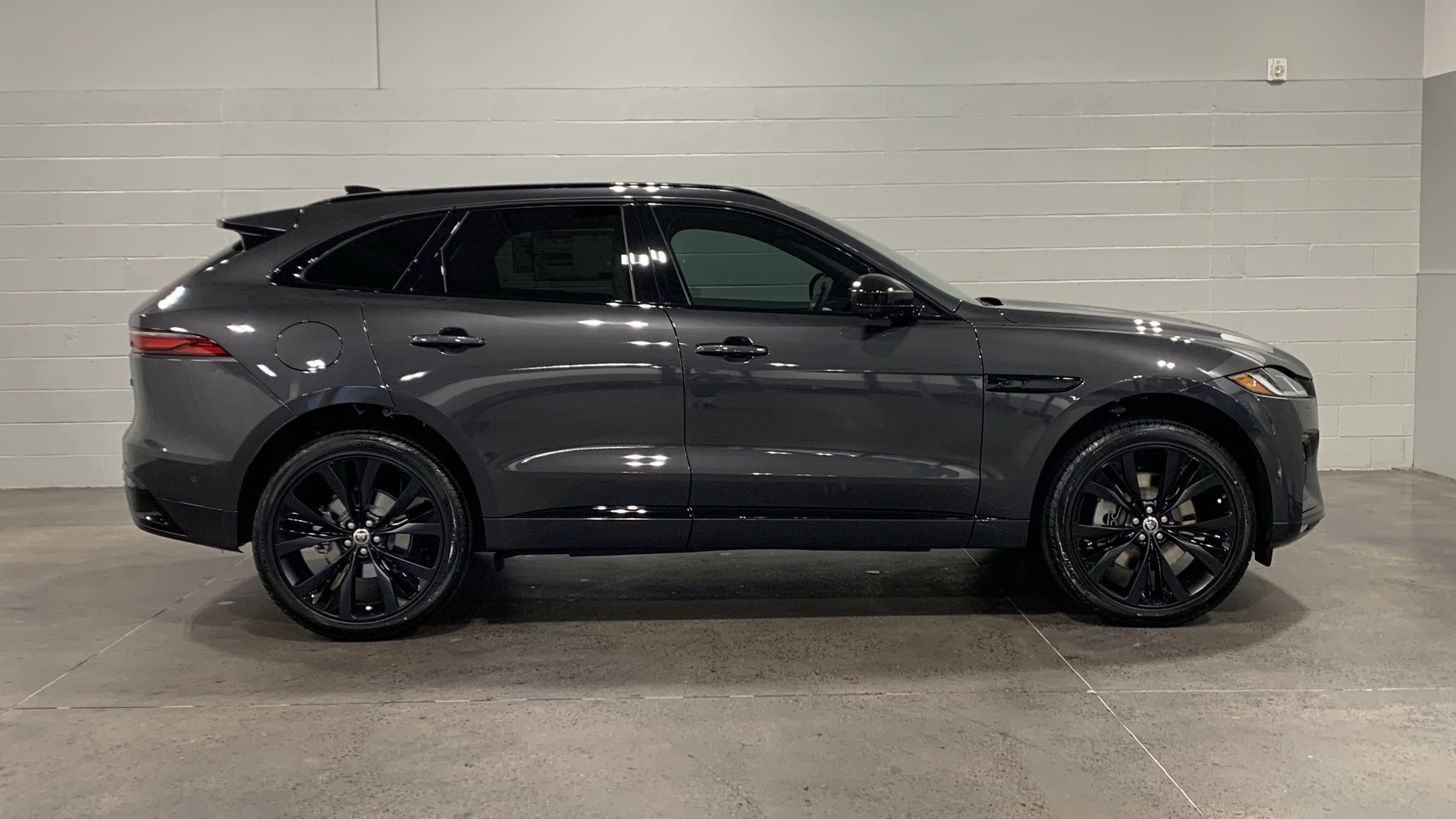 New 2026 Jaguar F-PACE R-Dynamic S image 13