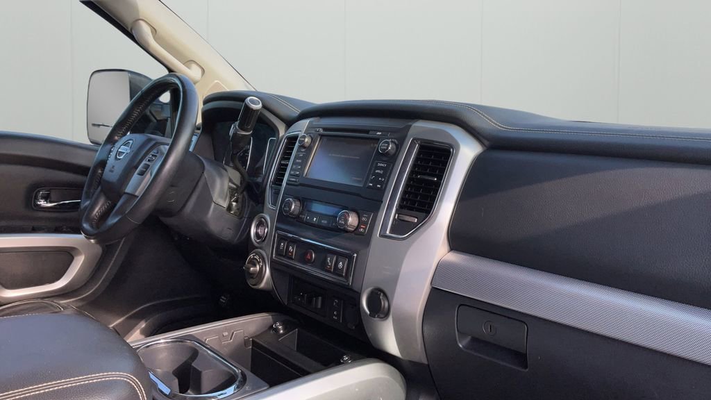 Used 2017 Nissan Titan PRO-4X w/ Pro-4x Convenience Package AWD/4WD image 43