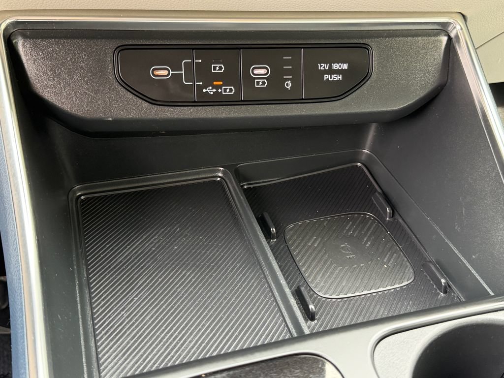 Certified 2025 Kia Carnival SX w/ SX Dark Edition Package FWD image 24