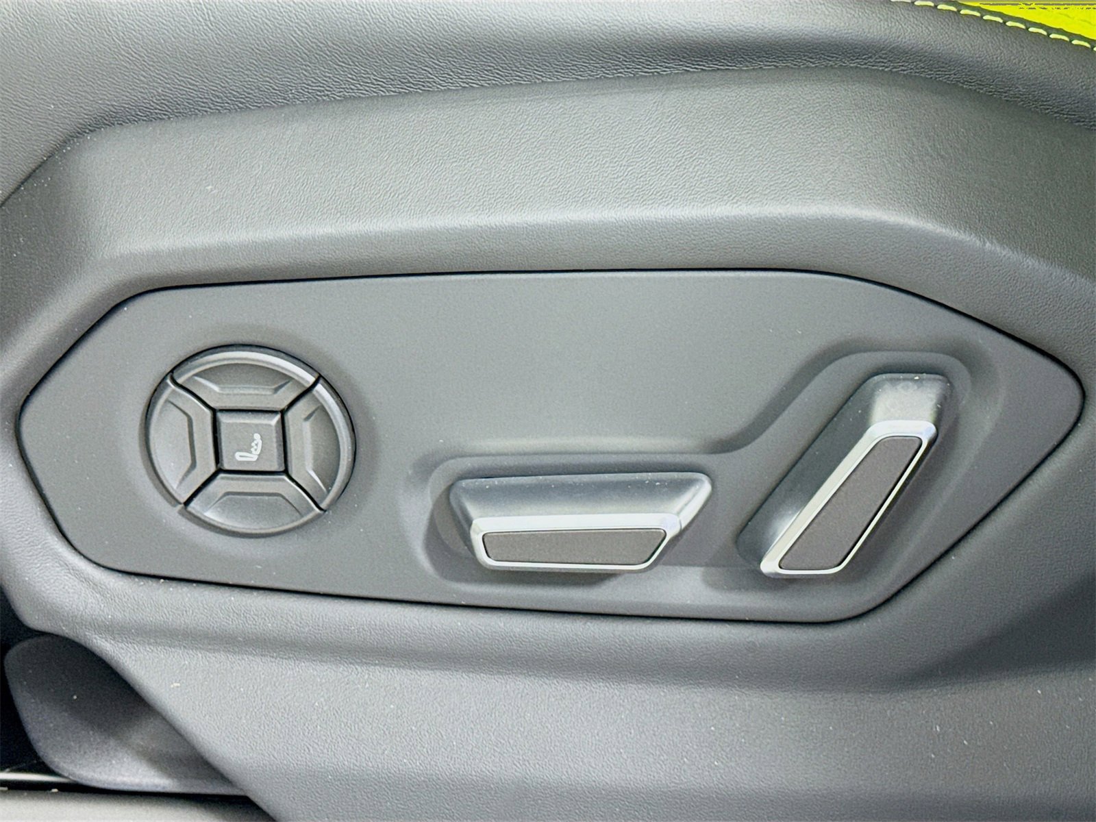 Used 2025 Lamborghini Urus SE image 19