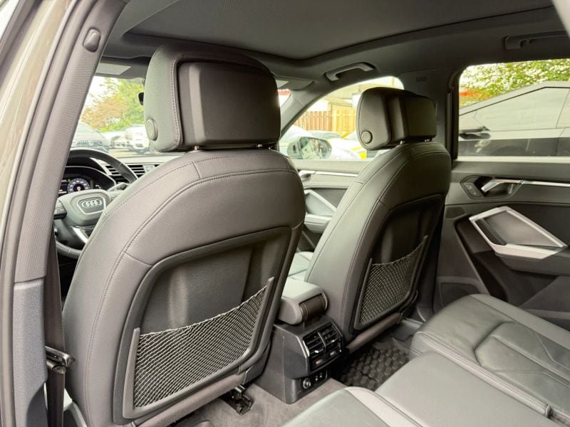 Used 2022 Audi Q3 2.0T Premium Plus w/ Premium Plus Package AWD/4WD image 17