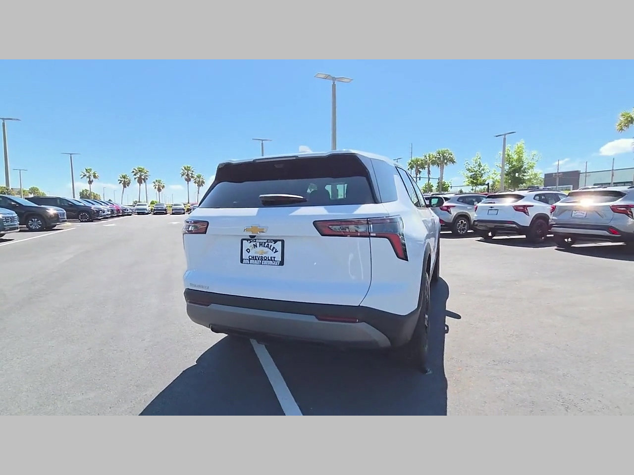 New 2026 Chevrolet Equinox LT w/ Convenience Package II FWD image 17
