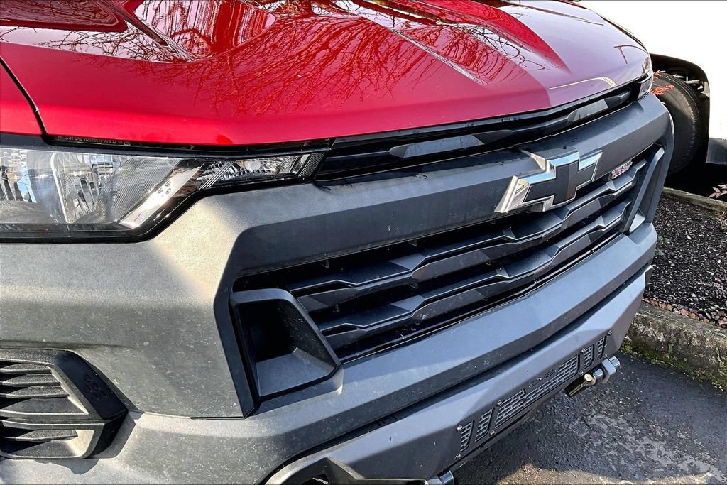 Used 2023 Chevrolet Colorado Trail Boss AWD/4WD image 32