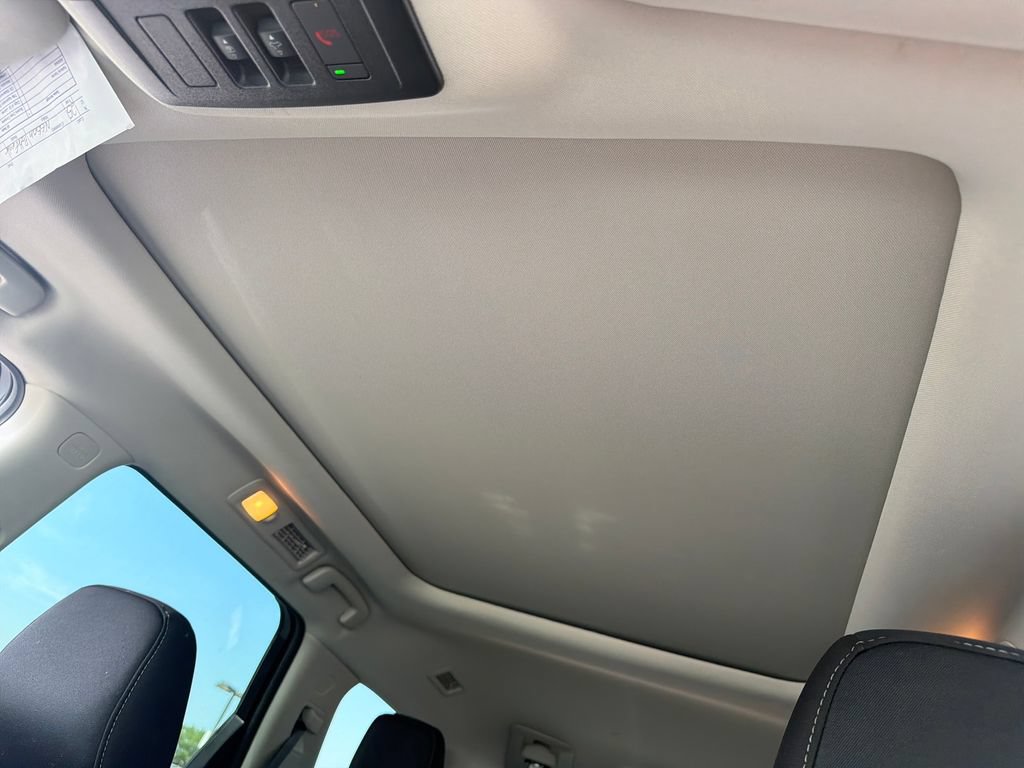 Certified 2025 Nissan Pathfinder SV w/ SV Premium Package FWD image 22