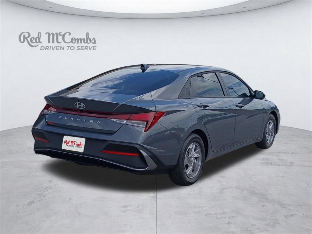 New 2026 Hyundai Elantra SE FWD image 5