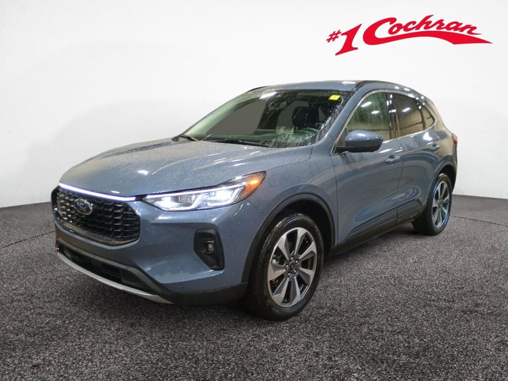 Used 2025 Ford Escape Platinum w/ Premium Technology Package image 28