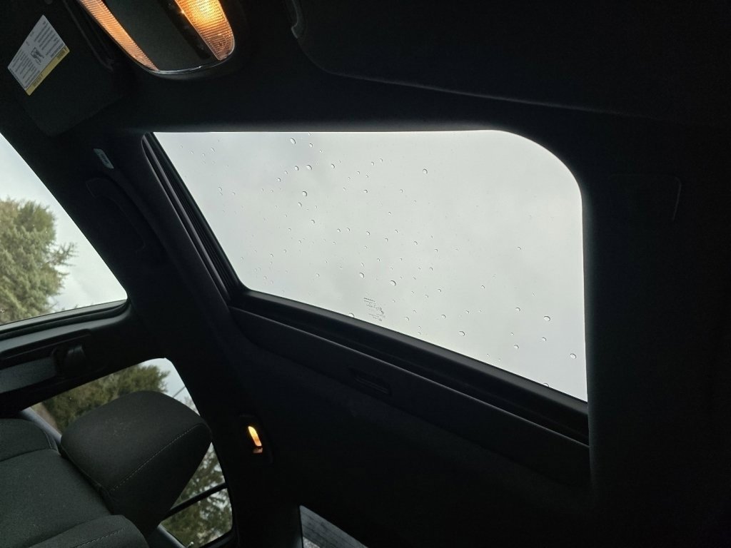 Used 2022 Dodge Charger SXT w/ Navigation & Travel Group image 4