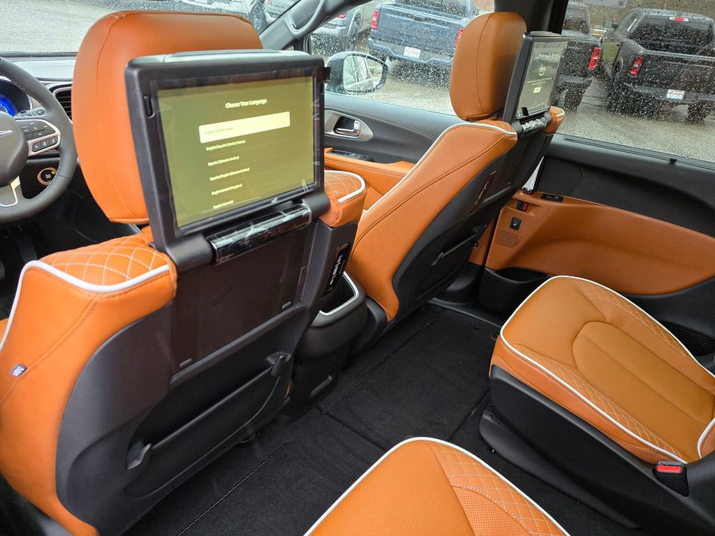 New 2026 Chrysler Pacifica Pinnacle image 26
