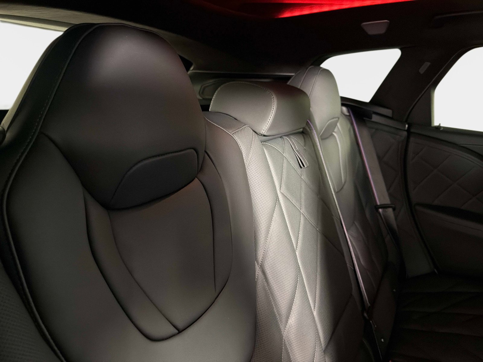 Used 2025 BMW XM image 28
