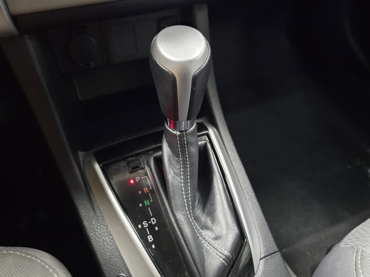 Used 2017 Toyota Corolla LE w/ Carpet Mat Package (TMS) image 29