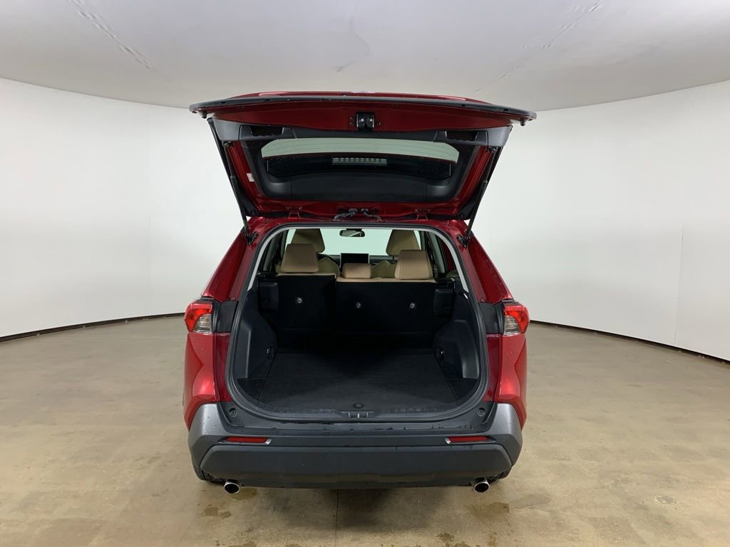 Used 2023 Toyota RAV4 LE AWD/4WD image 12