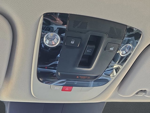 Used 2025 Kia Sorento S w/ Panoramic Sunroof Package image 31