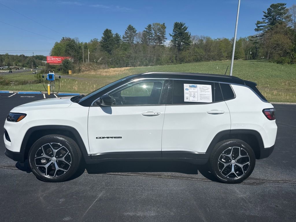 Used 2024 Jeep Compass Limited AWD/4WD image 5