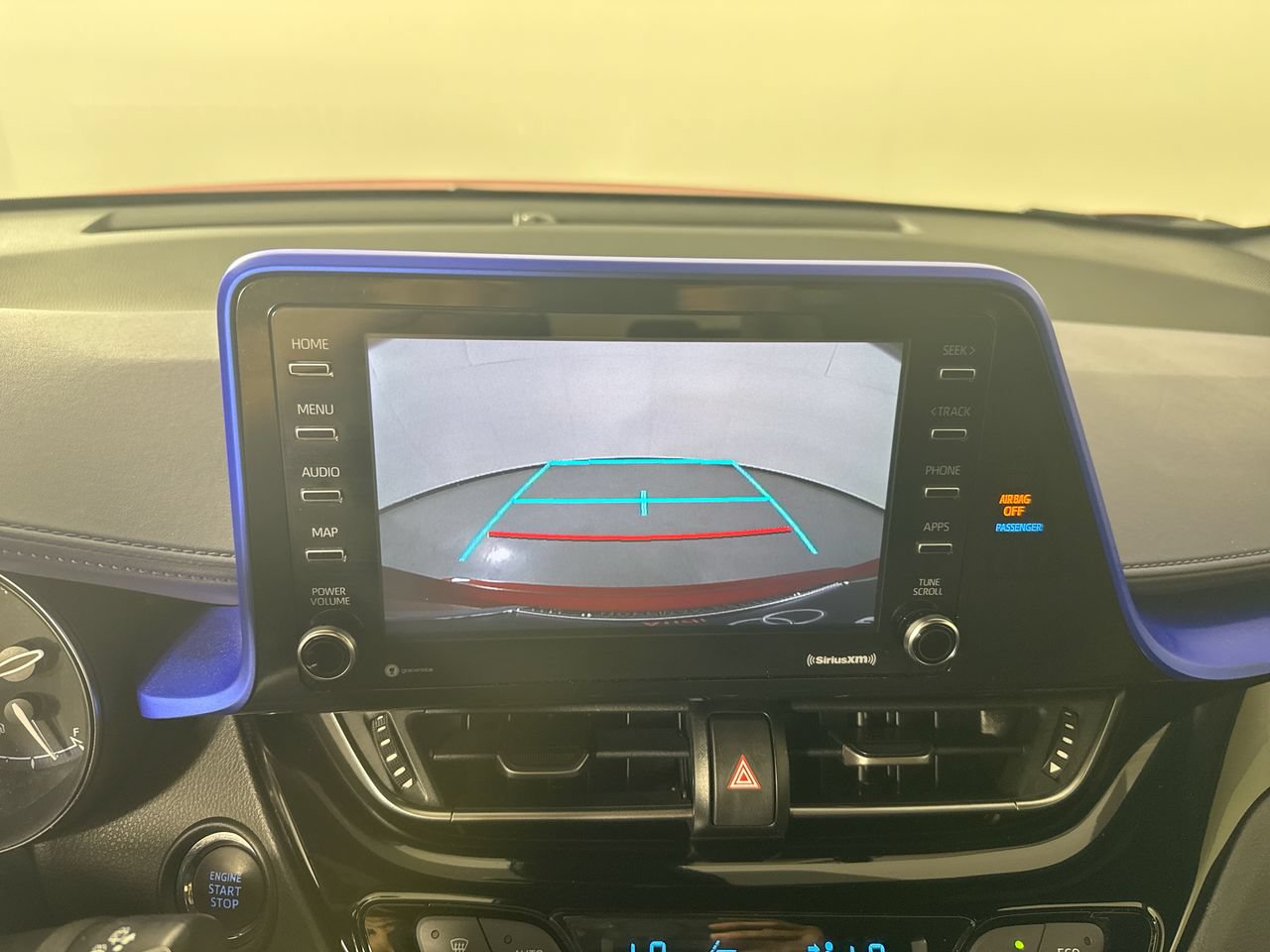 Used 2020 Toyota C-HR XLE FWD image 13