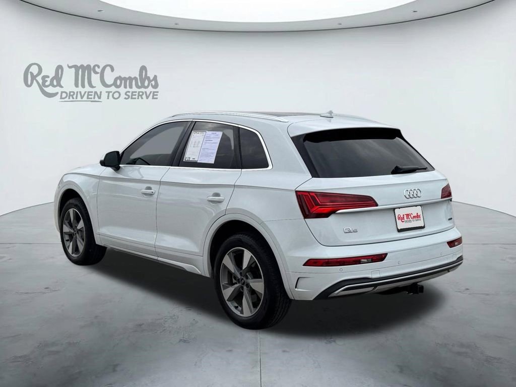 Used 2024 Audi Q5 2.0T Premium w/ Convenience Package image 3