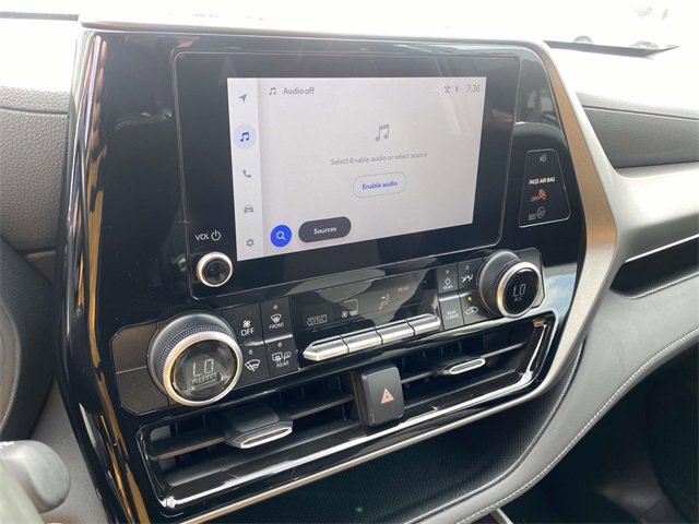 Used 2024 Toyota Highlander LE image 25