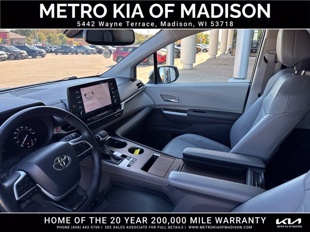Used 2021 Toyota Sienna XLE AWD/4WD image 15