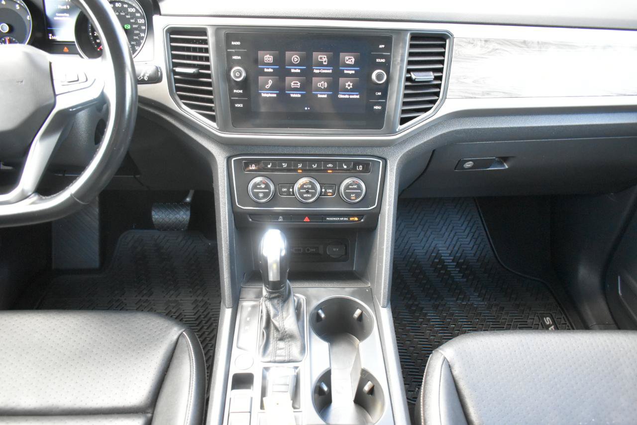 Used 2020 Volkswagen Atlas Cross Sport SE FWD image 19