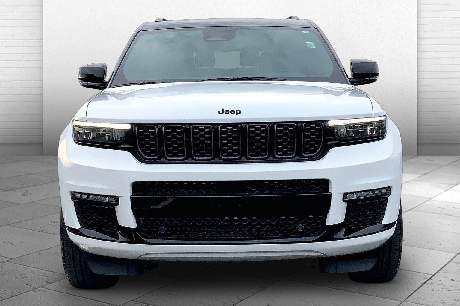 Used 2025 Jeep Grand Cherokee L Summit w/ Obsidian Package AWD/4WD image 2