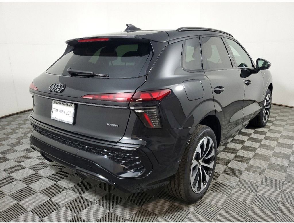 New 2026 Audi Q3 quattro 2.0T AWD/4WD image 6