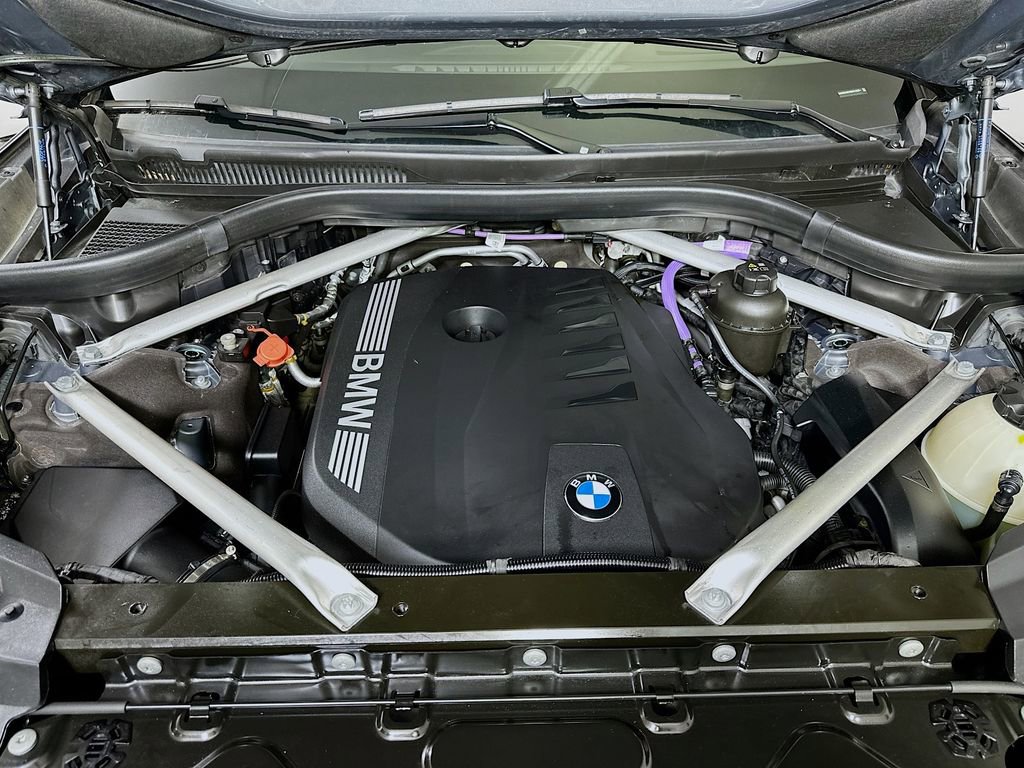 Used 2024 BMW X7 xDrive40i image 9