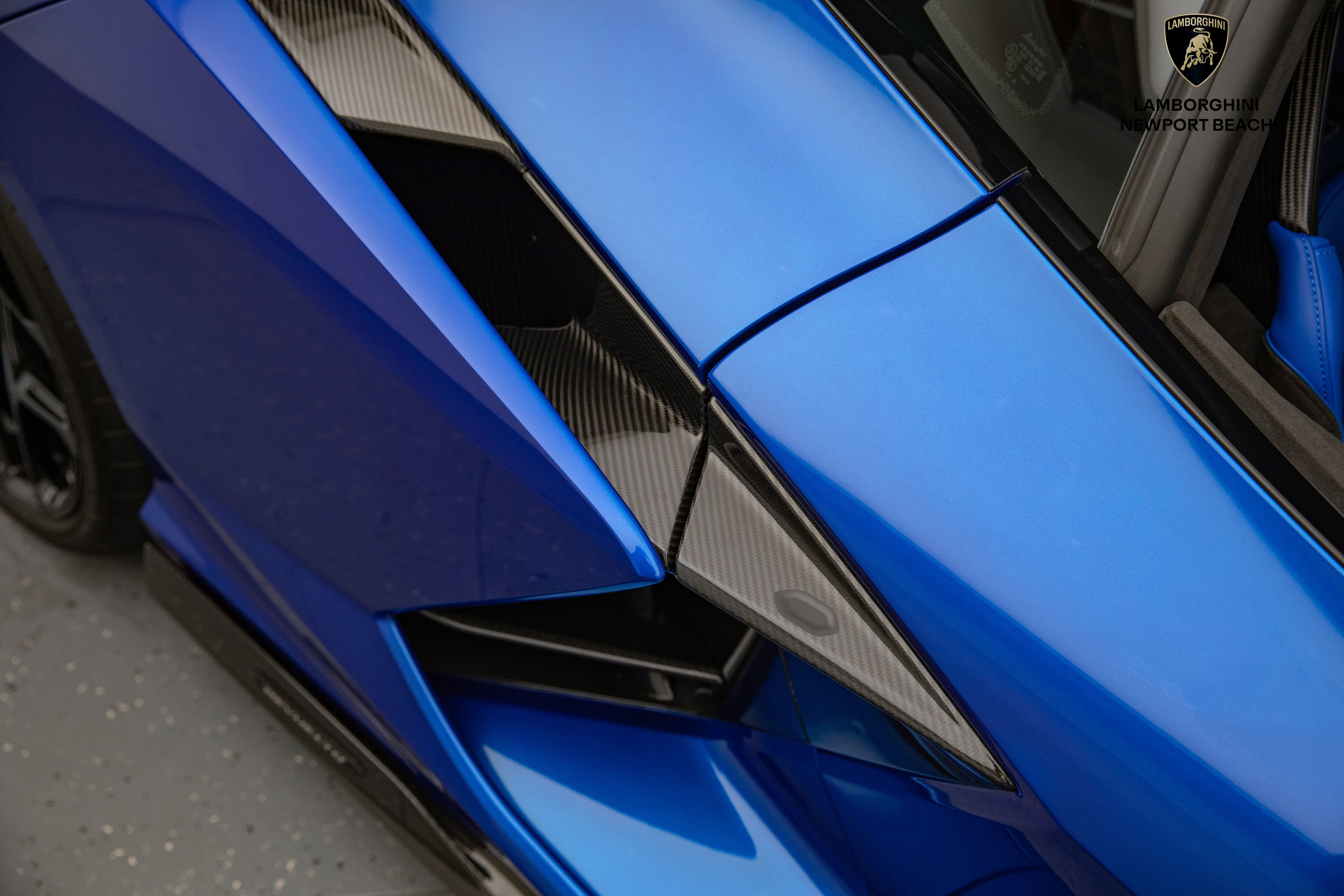 Used 2024 Lamborghini Revuelto image 10