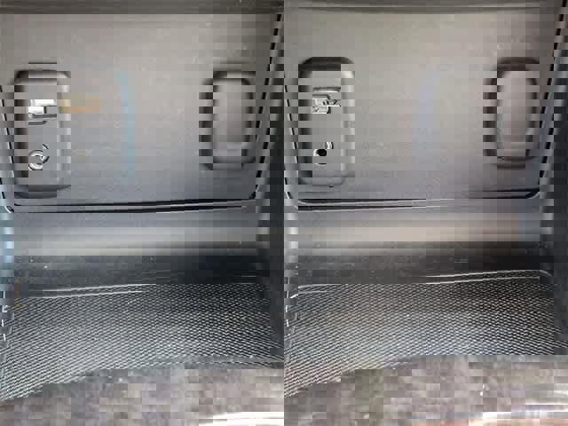 Used 2016 GMC Canyon SLT w/ Driver Alert Package image 32