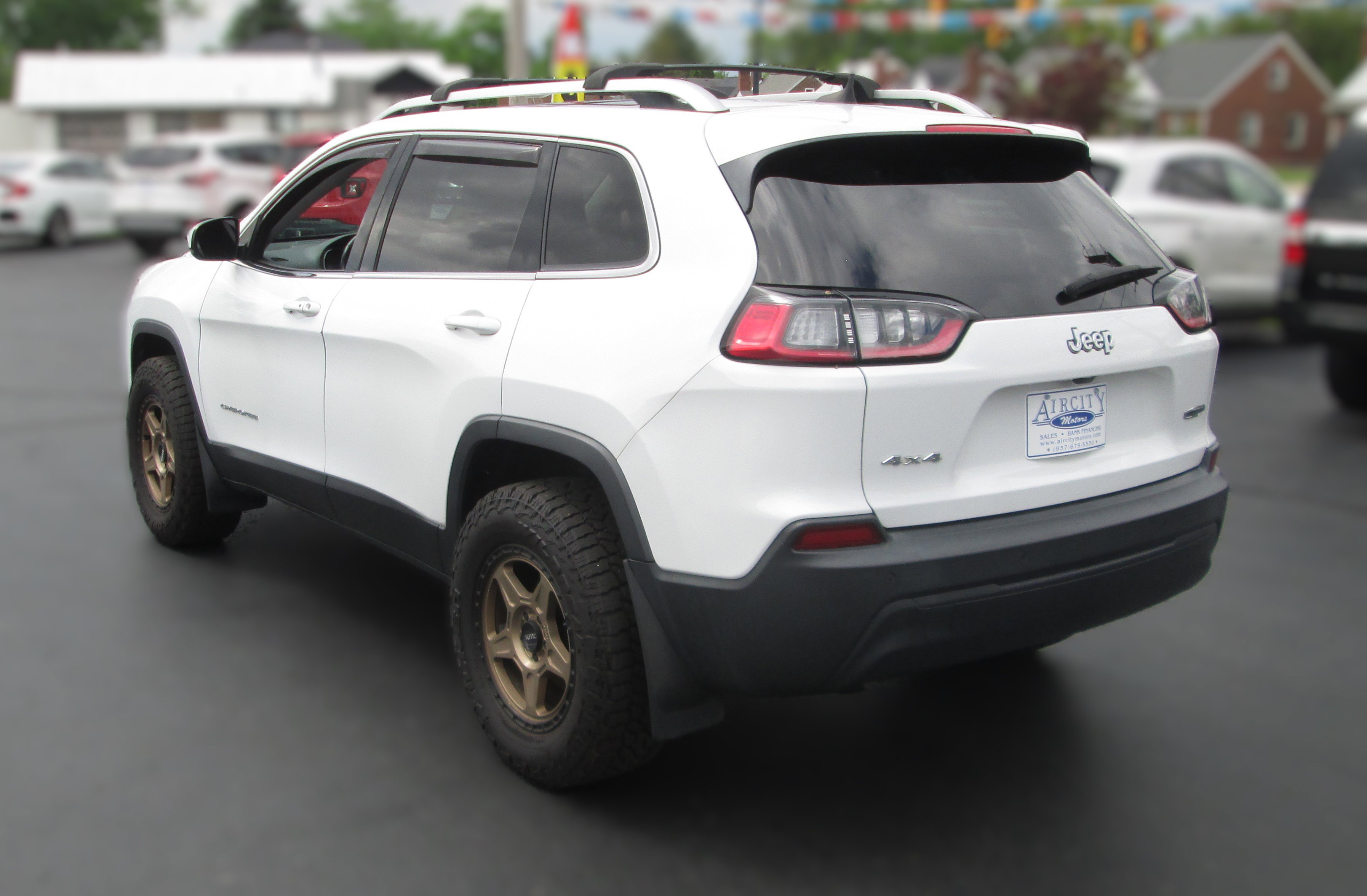 Used 2019 Jeep Cherokee Latitude Plus w/ Comfort/Convenience Group AWD/4WD image 6