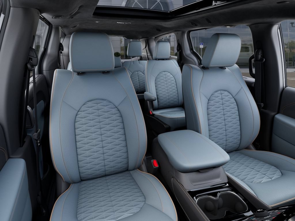 New 2027 Chrysler Pacifica Pinnacle w/ Theater Group FWD image 16