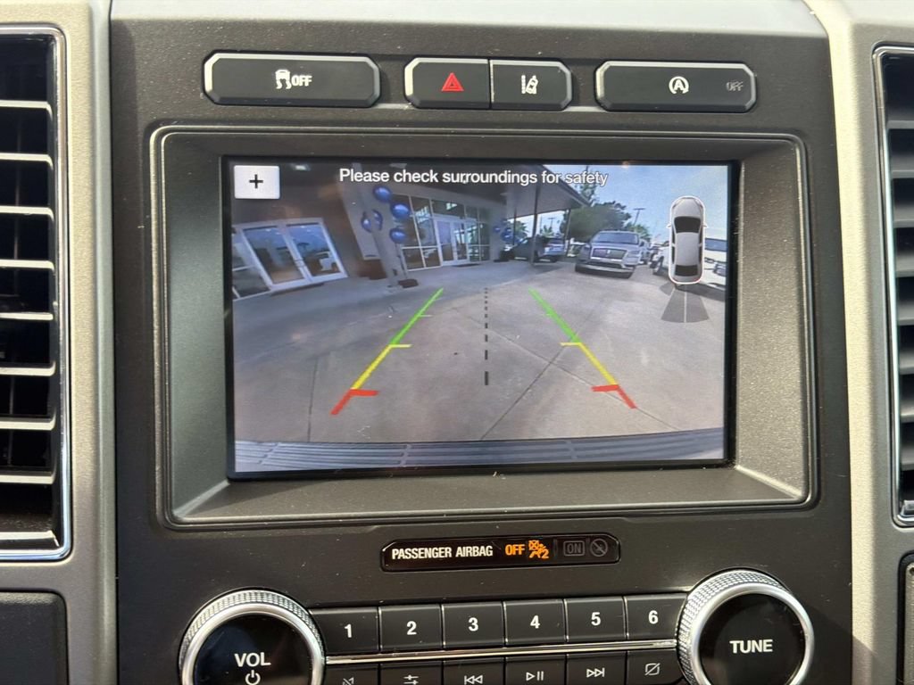 Used 2019 Ford Expedition XLT w/ Equipment Group 202A RWD image 29