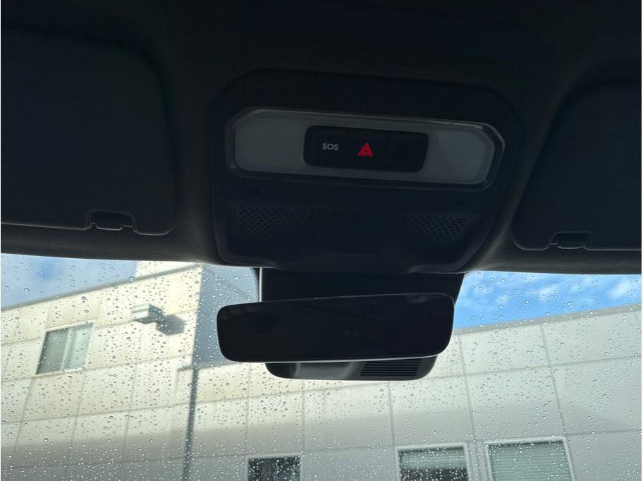 Used 2022 Rivian R1T Launch Edition image 17