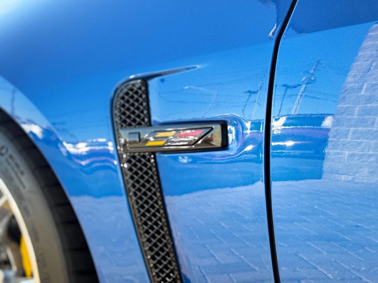 Used 2018 Cadillac CTS V w/ Luxury Package RWD image 36